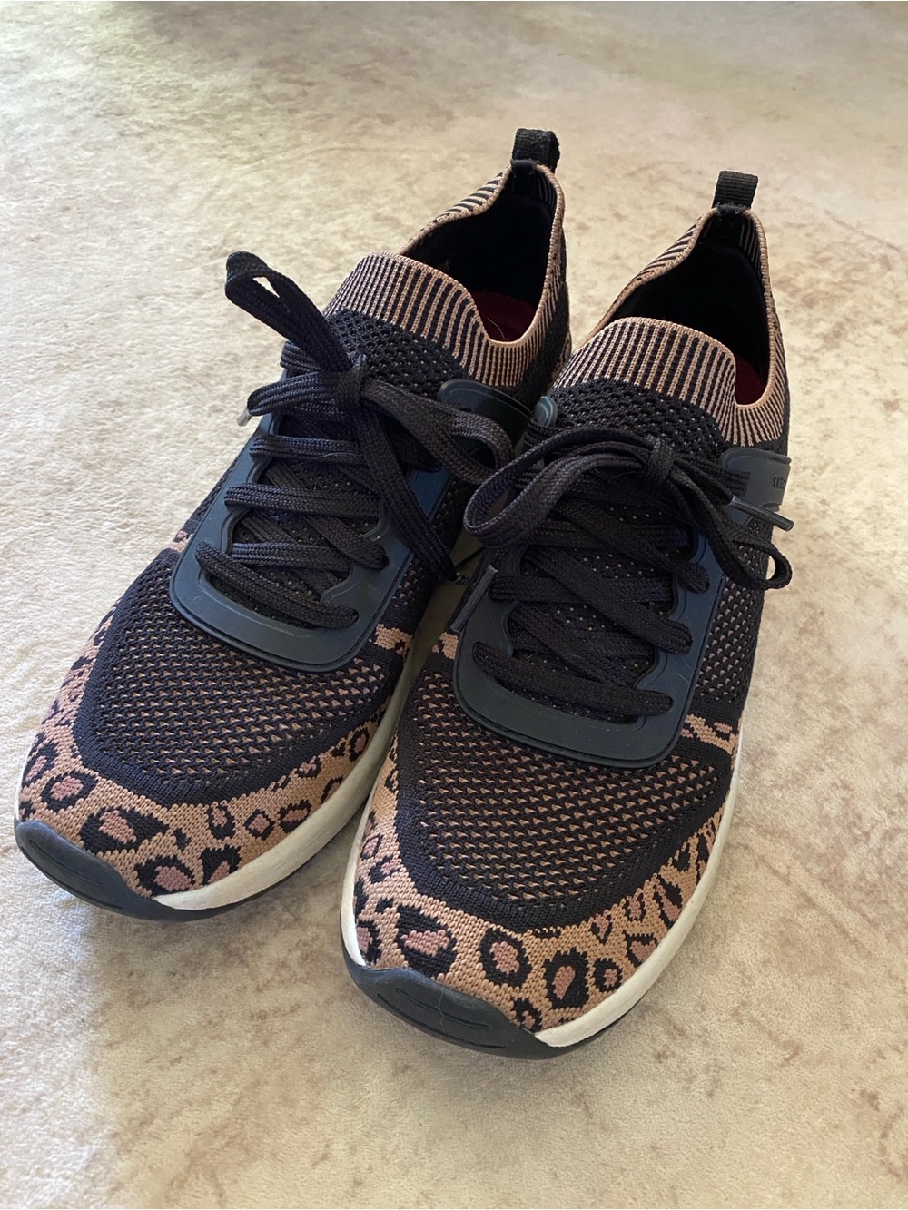 Skechers Stretch Fit Memory Foam Black and Tan Leopard Athletic Sneakers 8.5
